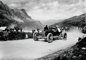 Alfa Romeo P3 (1932) - Rudi Caracciola in the Alfa at the Klausenrennen 1932