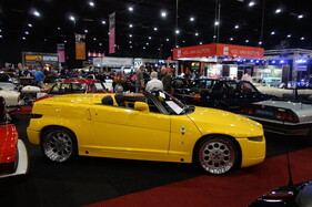 Alfa Romeo RZ (1994) neuwertiges Fahrzeug mit etwas zu grossen Rädern – Classic Car Show Maastricht 2023