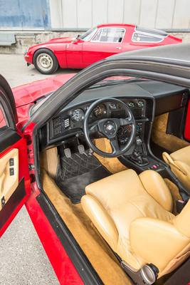 Alfa Romeo SZ (1990) - sportlicher Luxus mit viel Leder und Teppichen