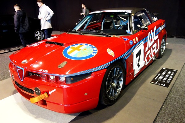 Alfa Romeo SZ Trofeo aus dem Jahr 1990 - Sonderschau Supercars 2 in der Autoworld Brüssel 2022/2023