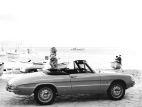 Alfa Romeo Spider 1600 (1966) - die Linie gab Pininfarina bereits mit der Studie "Spider Speciale Aerodinamica" im Jahr 1961 vor