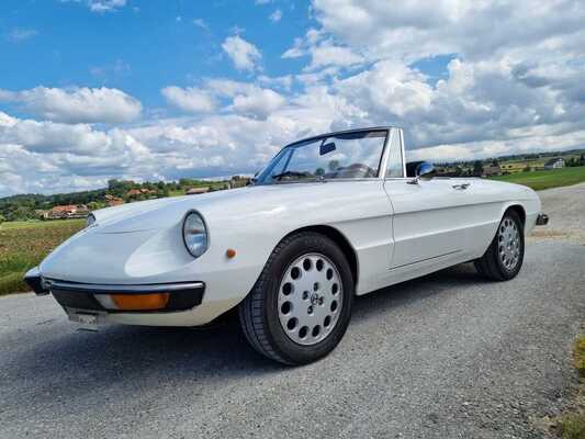 Image: Alfa Romeo Spider 1600 from 1972 - 1st auction of classic automobiles by Halder & Stucki GmbH on the occasion of the Swiss Classic Car Days on September 16, 2023