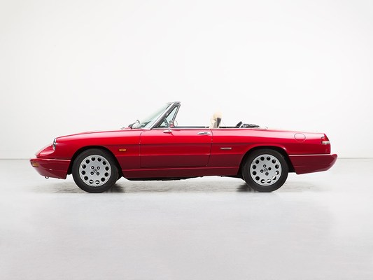 Image: Alfa Romeo Spider (1992) - as lot 30 at auction 225 by auctionata on May 4, 2015