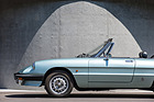 Alfa Romeo Spider 2.0 (1984) - durch die neuen Stossfänger wurde der Alfa Spider deutlich länger