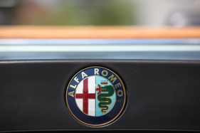 Alfa Romeo Spider 2.0 (1984) - grosses Alfa-Logo am Heck