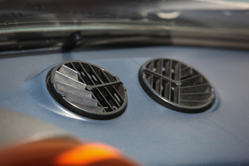 Alfa Romeo Spider 2.0 (1984) - klassische Lüftungsrosetten im Cockpit