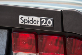 Alfa Romeo Spider 2.0 (1984) - zwei Liter Hubraum und komplett offen
