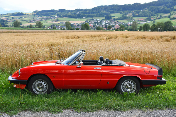 Image: Alfa Romeo Spider 2.0 (1985) - as lot 187 at the auction of the Oldtimer Galerie Toffen on October 15, 2022