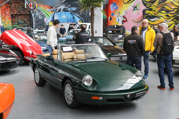 Alfa Romeo Spider 2.0 (1992) - als Lot 13 angeboten an der Versteigerung der Oldtimer Galerie in Toffen am 22. März 2025