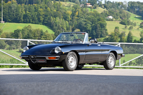 Alfa Romeo Spider 2000 Veloce (1981) - Lot 83 an der Oktober-Versteigerung der Oldtimer Galerie am 12. Oktober 2024