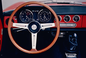 Alfa Romeo Spider Duetto (1967) - Armaturenbrett des Fastback-Spider-Vorgängers