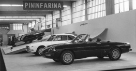 Alfa Romeo Spider Veloce (1976) - auf dem Pininfarina-Stand des Genfer Autosalons