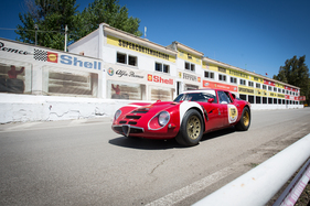 Alfa Romeo TZ2 (1966) - vor historischer Targa Florio Kulisse Alfa Romeo TZ2 (1966) - vor historischer Targa Florio Kulisse