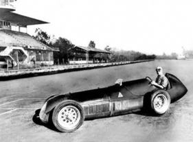 Alfa Romeo Tipo 160: Der Rundstrecken-Dragster 