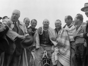 Alfred Neubauer, Eugen Geiger, John Finch mir Hans Klenk, Karl Kling, Hermann Lang und Erwin Grupp - III. Carrera Panamericana in Mexico (1952)