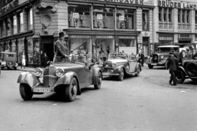 Alfred Neubauer auf dem Mercedes-Benz 380 Sport-Roadster - Internationales Eifelrennen auf dem Nürburgring (1934)