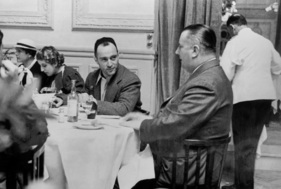Alfred Neubauer mit Sieger Luigi Faglioli und seiner Frau - Siegesmahl des GP von Monaco (1935)