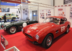 Allard GT (1958) - zwei wurden gebaut, zwei existieren noch, mit einem Chrysler Hemi Motor, der Wagen wurde "The Beast" genannt (Techno Classica 2017)