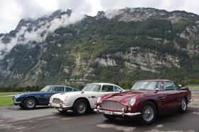 Alle Aston Martin dieser Ära wurden nach der Superleggera-Bauweise gefertigt - 35. British Car Meeting auf dem Flugplatz Mollis