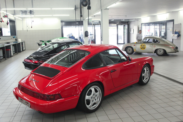 Alle aus demselben Genmaterial entsprungen und alle mit luftgekühlten Boxermotoren, zumindest drei der fünf Autos - Porsche-Center Schlieren Service & Classic Day 2015