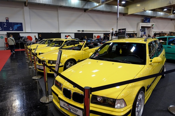 Alles so schön gelb hier: "Clubsport Automobile" zeigte alle Karosserieformen des BMW E36 – Essen Motor Show 2024