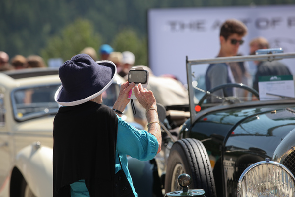 Alles wird fotografiert - British Classic Car Meeting St. Moritz 2015