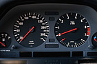 Alpina-BMW B10 Biturbo (1989) - auch der BMW zeigt 320 km/h auf dem Tacho