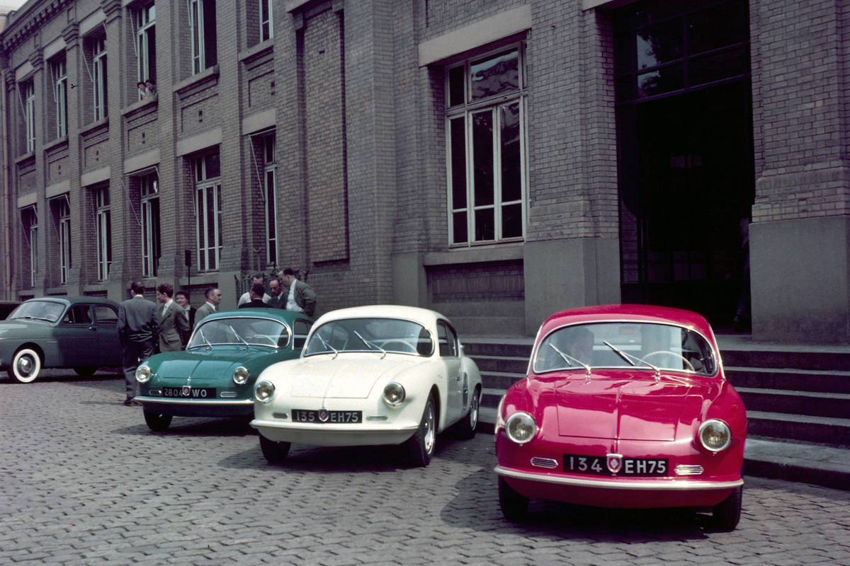 Alpine A 106 (1955) - Presentation of the first production models