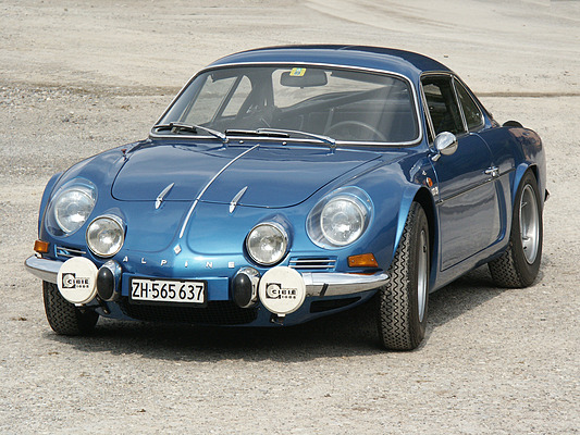 Bild: Alpine A 110 1600 S (1972) - die Berlinette ist sehr klein und für heutige Verhältnisse schmal gebaut