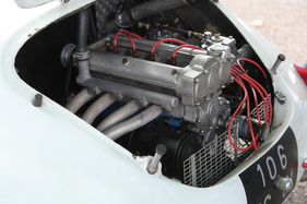 Alpine A106 - mit nicht ganz standardmässigem Doppelnockenwellenmotor - Rencontre Franco-Suisse Alpine 2019