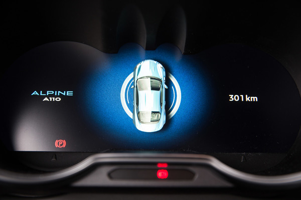 Alpine A110 Première Edition (2018) - Liebe im Detail, die symbolisierte Berlinette im Armaturenbrett