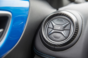 Alpine A110 Première Edition (2018) - Lüftungsöffnungen, natürlich mit "A"-Zeichen