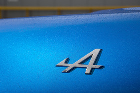 Alpine A110 Première Edition (2018) - einer der vielen "Alpine"-Schriftzüge