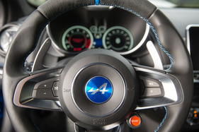 Alpine A110 Première Edition (2018) - natürlich mit Airbag im Lenkrad