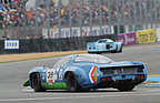 Alpine A220 (1969) kurz vor der Start/Ziel Geraden - Gesamtplatz 3 im Plateau 5 (1966-1971) an der Le Mans Classic 2012