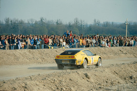 Alpine A310 V6 (1976) - An einer Rallye (1976)