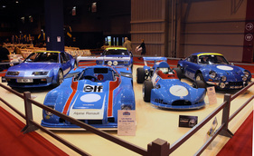 Alpine A441 (1974) - schnelle blaue Flundern in der Sonderausstellung zu Ehren Jean Rédéles - Rétromobile Paris 2014
