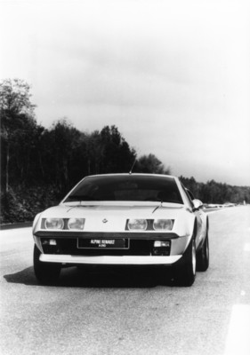 Alpine-Renault A 310 (1978) - Seitenansicht, vorne-links