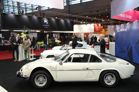 Alpine-Renault A110 1300 S (1969) - die berühmte "Berlinette" auf dem Alpine-Stand - Rétromobile Paris 2017