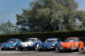 Alpine-Renault A110 1600 S - neben weiteren Berlinettes - Rencontre Franco-Suisse Alpine 2019