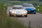 Alpine-Renault A110 1600S (1972) und Alpine A110 Première Edition (2018) - natülrich ist die "Neue" schneller, aber auffallen tut die Ur-Version fast noch mehr