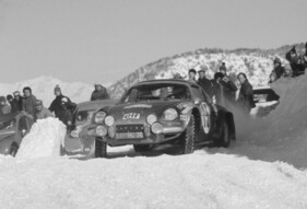 Alpine-Renault A110 (1972) - It feels right at home in the snow