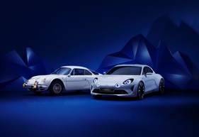 Alpine-Renault A110 (1972) - zusammen mit Alpine Vision Show Car
