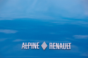 Alpine-Renault A110 - Markenschriftzug auf dem Heck - Rencontre Franco-Suisse Alpine 2019