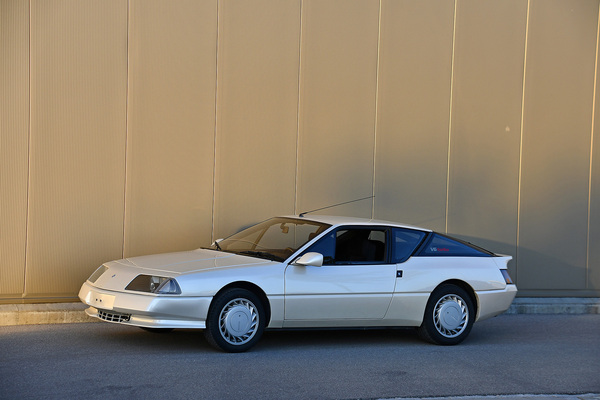 Alpine-Renault V6 Turbo (1989) - als Lot 145 an der Versteigerung der Oldtimer Galerie Toffen am 14. Oktober 2023 angeboten