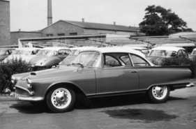 Als Klassenschlager geplant - Auto Union Designer Jupp Dienst zeichnete den Auto Union 1000 Sp nach Vorbild des Ford Thunderbird. Zu dem 1955 vorgestellten weniger erfolgreichen Coupé gesellte sich 1961 noch ein Cabriolet