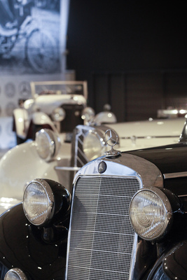 Als auch die Mercedes-Modelle noch vom Kühler dominiert wurden - Sonderschau "Mercedes-Benz" im Pantheon Basel 2020/2021