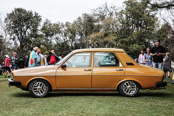 Als automobile Treppenwitze kursieren in den USA auch viele Importmodelle, die in der Alten Welt durchaus Respekt genossen (und noch geniessen). Zum Beispiel der Renault 12,...
