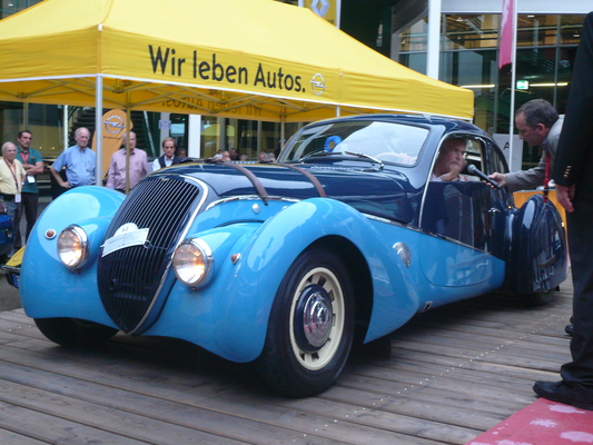 This Peugeot Darl'Mat 402 DSE in coupé form from 1938 was a special rarity in the AR field - RAID Concours d'Elégance in Basel on August 27, 2014