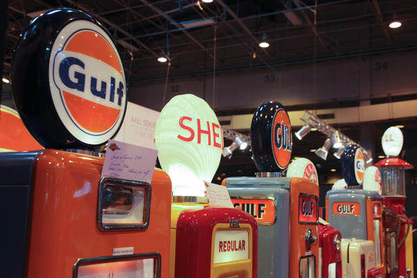 Als man bei Gulf noch Benzin tanken konnte - wie konnte man diese Marke untergehen lassen … - Rétromobile 2015